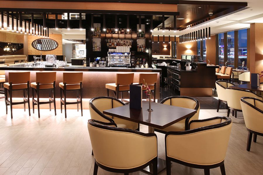 Dining at Metropolitan Hotel